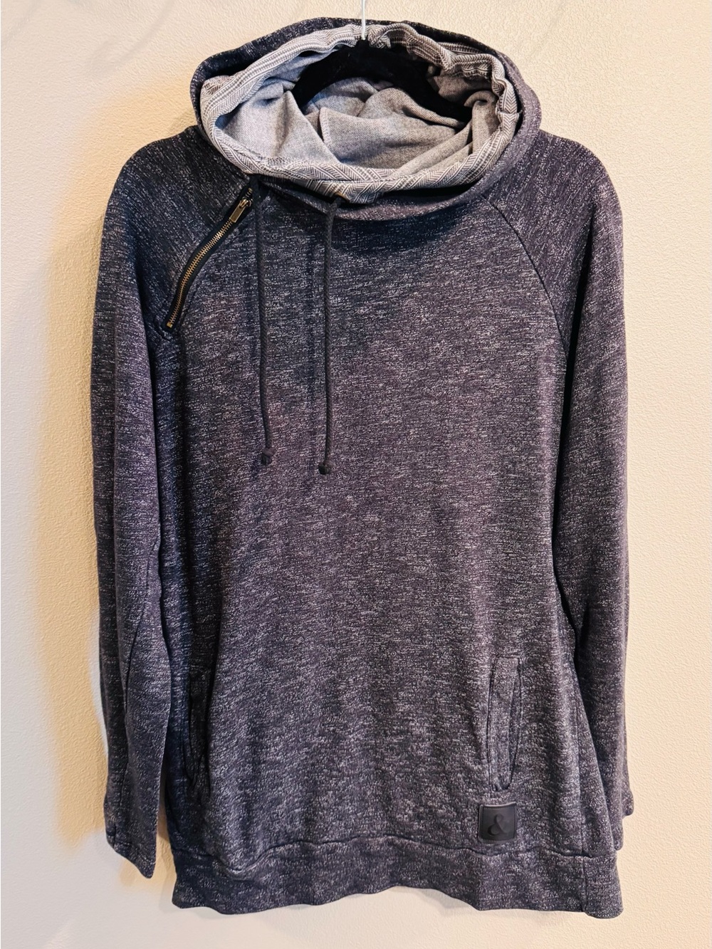 AMPERSAND AVE Heathered Charcoal Pullover Hoodie